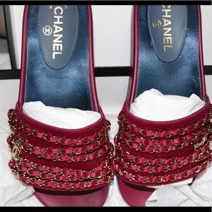❌SOLD❌ Chanel Chain Slides